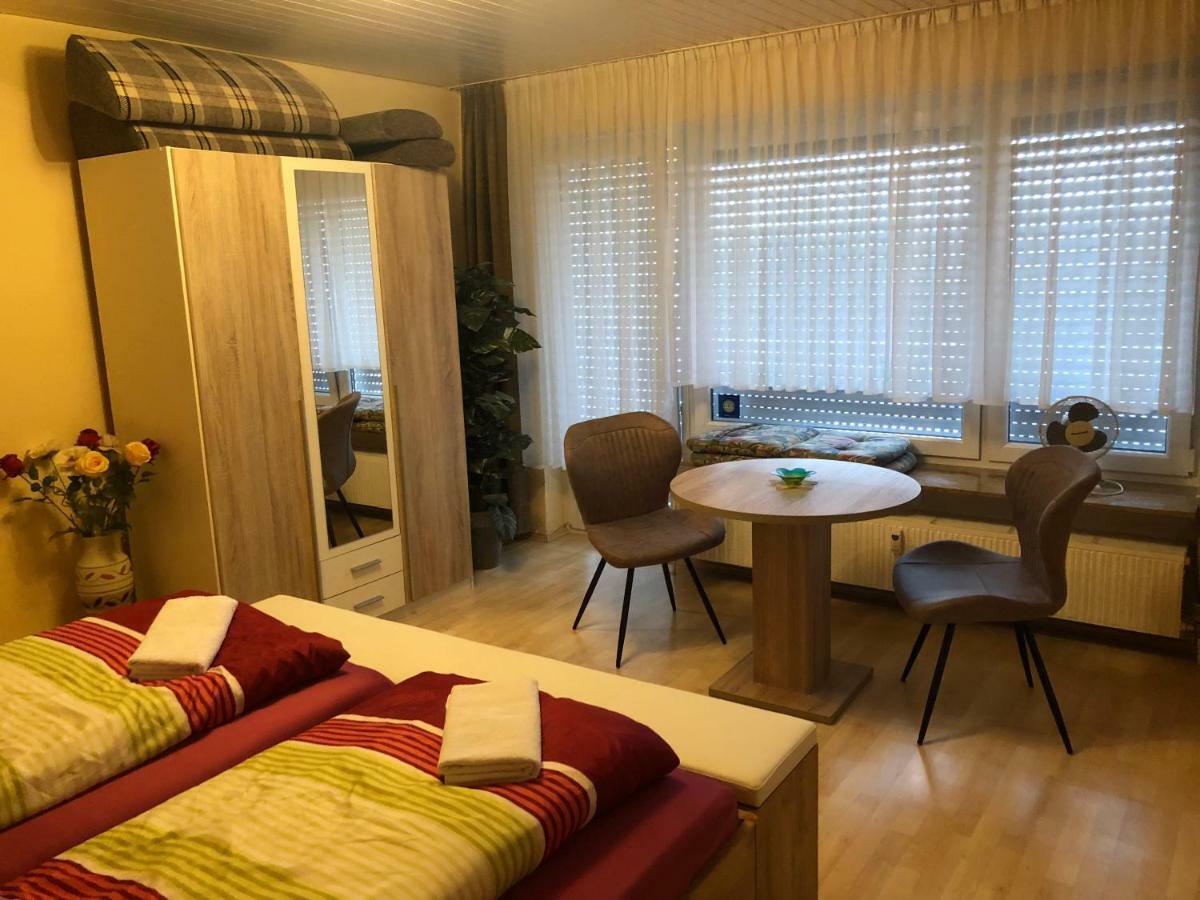 City-Outlet Apartment Metzingen Метцинген Екстер'єр фото