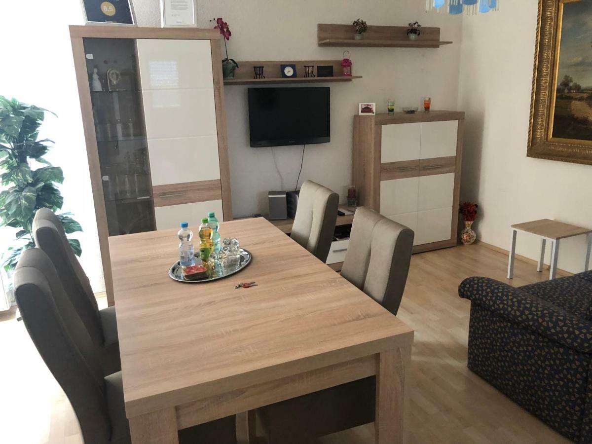 City-Outlet Apartment Metzingen Метцинген Екстер'єр фото